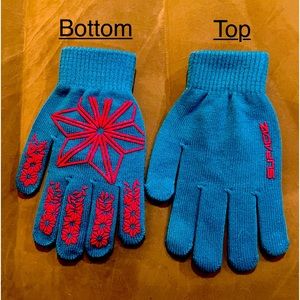 Introducing the fabulous Blue and Pink Supacas Winter Gloves!
